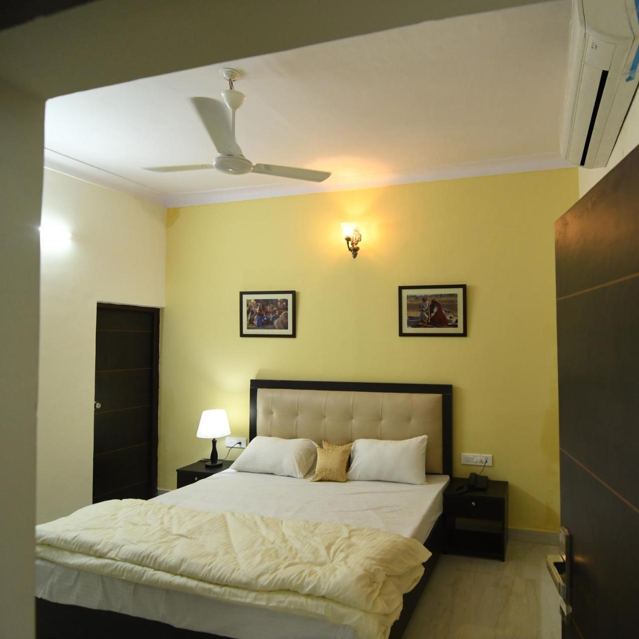 Mimosa Udaipur Panzió Kültér fotó